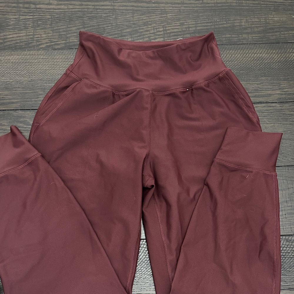 Old Navy Women's High-Waisted Maroon Leggings